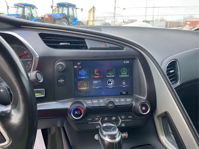 2018 Chevrolet Corvette - Photo 11