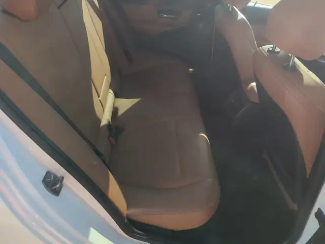 2013 BMW 3 Series - Photo 13