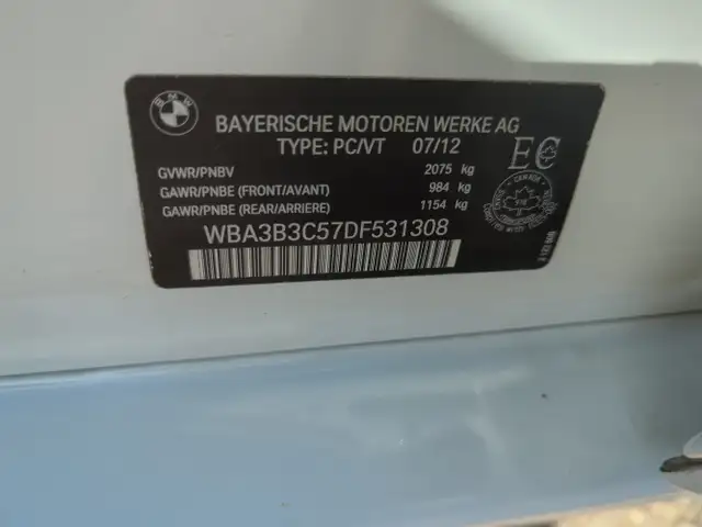 2013 BMW 3 Series - Photo 22