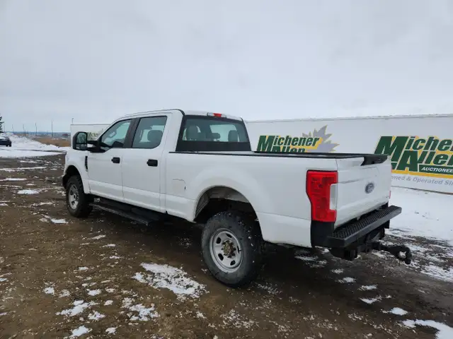 2017 Ford F-350 Super Duty - Photo 2