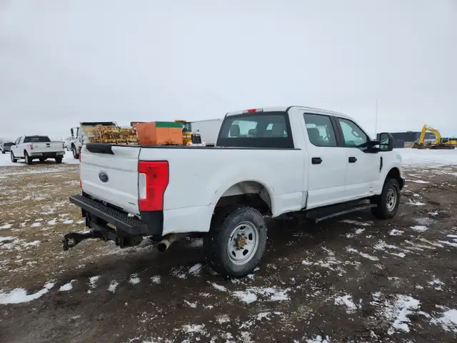 2017 Ford F-350 Super Duty - Photo 3