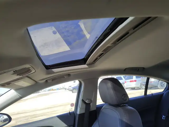 2011 Buick Regal - Photo 16