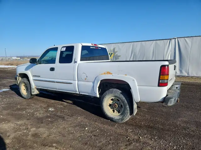 2007 GMC 2500HD Classic - Photo 2