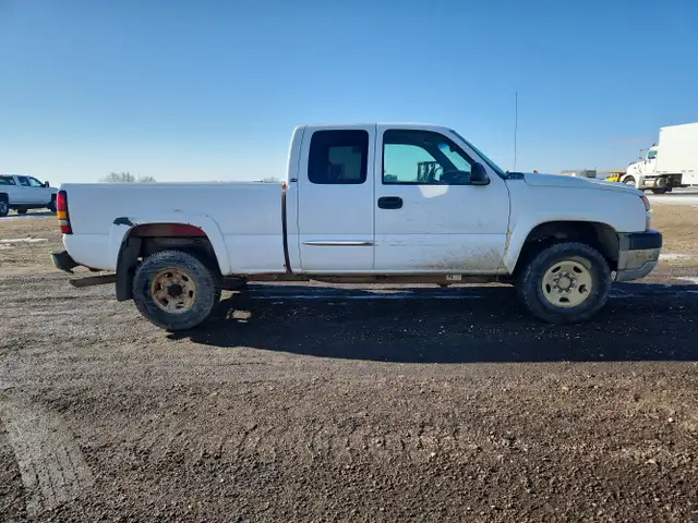 2007 GMC 2500HD Classic - Photo 5