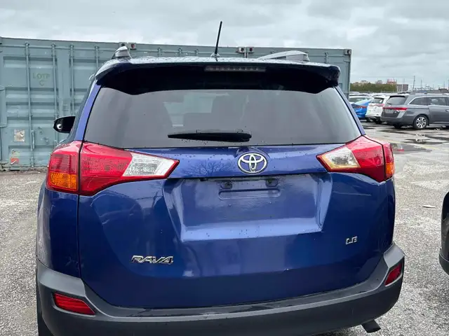 2015 Toyota RAV4 FWD 4dr LE - Photo 3