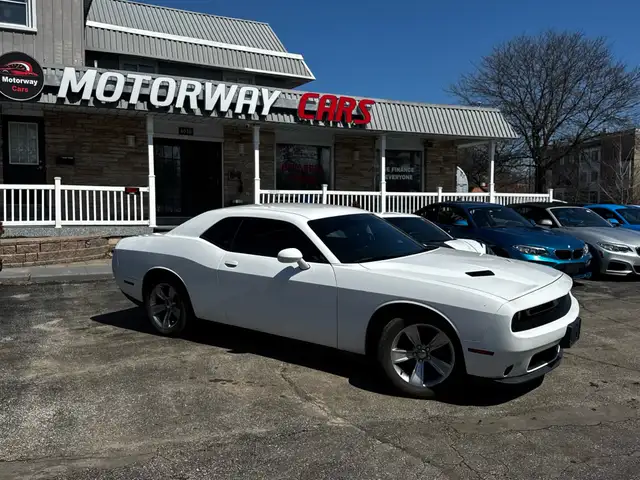 2015 Dodge Challenger 2dr Cpe SXT - Photo 5