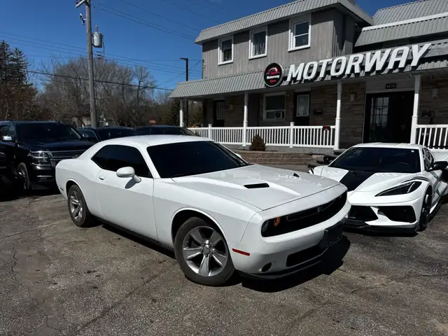 2015 Dodge Challenger 2dr Cpe SXT - Photo 6