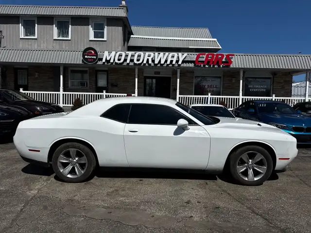 2015 Dodge Challenger 2dr Cpe SXT - Photo 7