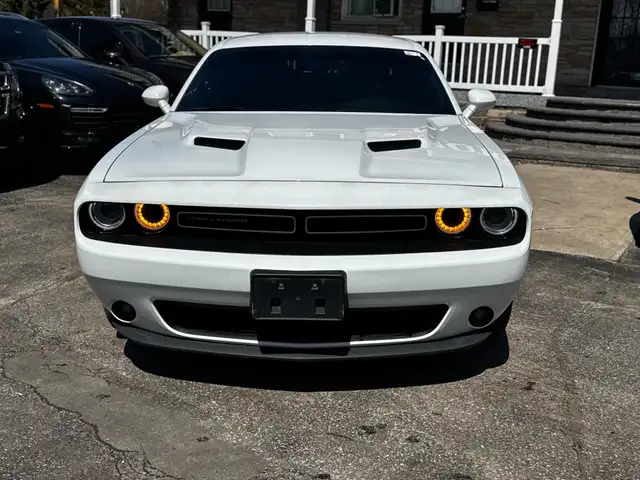 2015 Dodge Challenger 2dr Cpe SXT - Photo 11