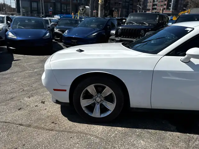 2015 Dodge Challenger 2dr Cpe SXT - Photo 12