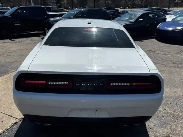 2015 Dodge Challenger 2dr Cpe SXT - Photo 13