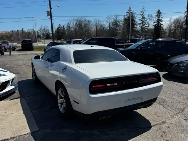 2015 Dodge Challenger 2dr Cpe SXT - Photo 16
