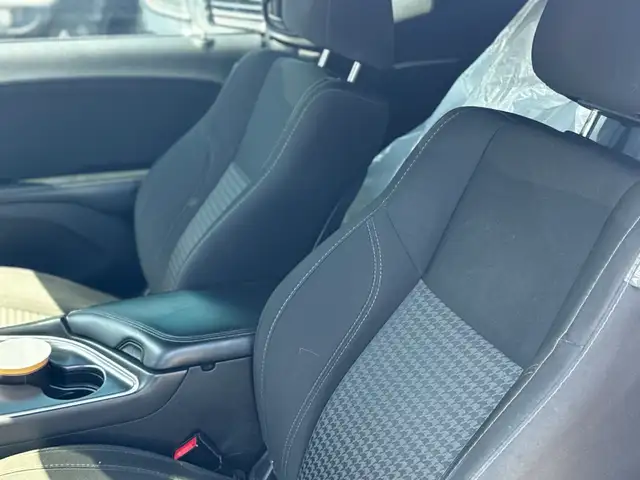 2015 Dodge Challenger 2dr Cpe SXT - Photo 17