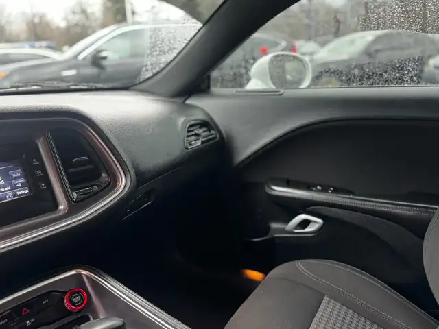 2015 Dodge Challenger 2dr Cpe SXT - Photo 26