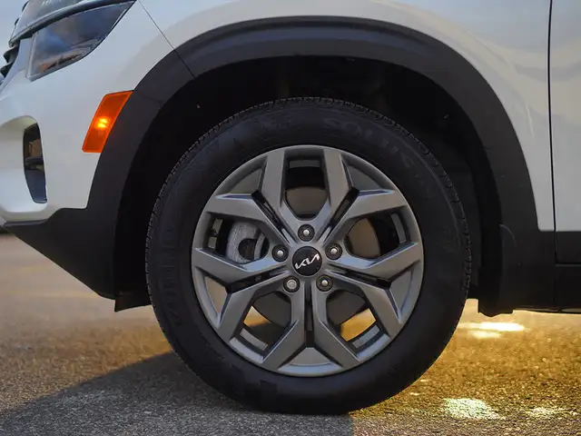 2026 Kia Seltos S, Sunroof, BSM, Adaptive Cruise Control, Remote - Photo 9