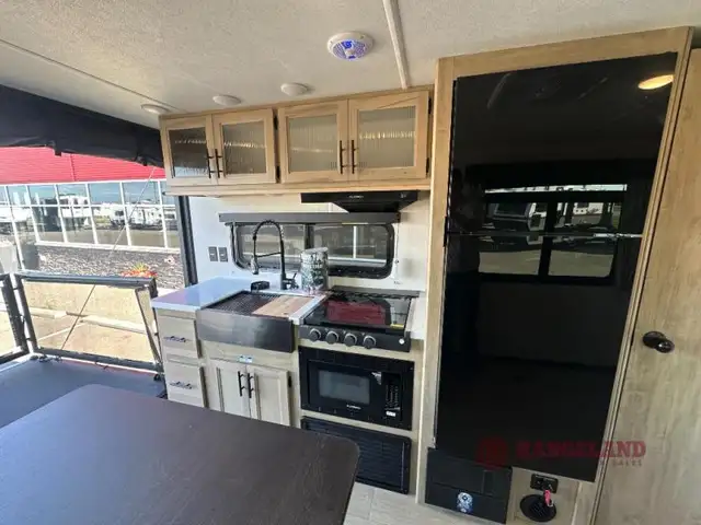 2026 Forest River RV Cherokee Grey Wolf Black Label 18RRBL - Photo 7