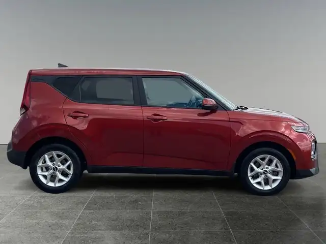 2022 Kia Soul EX - Photo 8