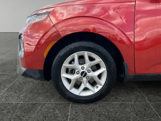 2022 Kia Soul EX - Photo 11