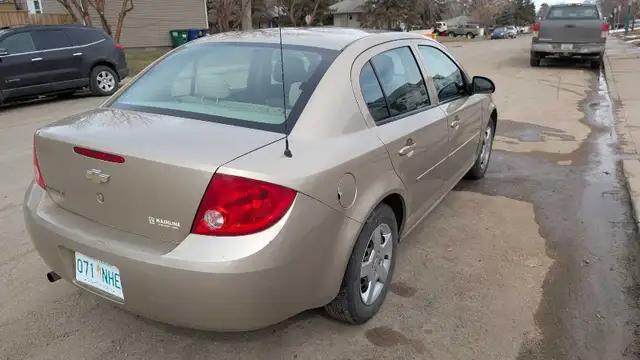 08 Chevy Cobalt - Photo 3