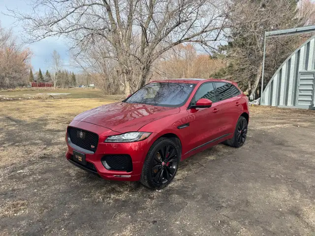 2017 Jaguar F-Pace - Photo 2