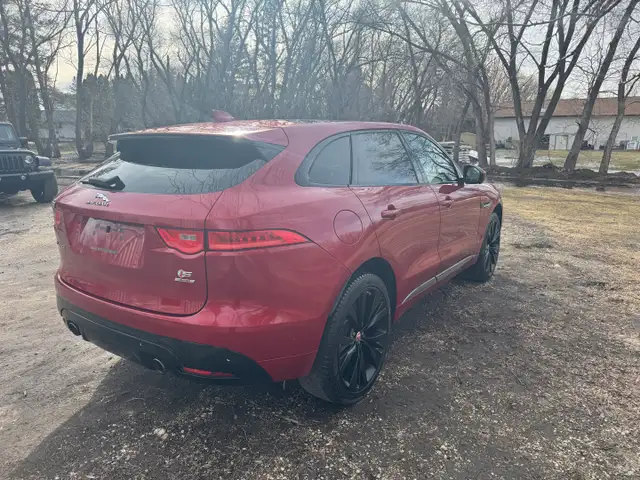 2017 Jaguar F-Pace - Photo 6
