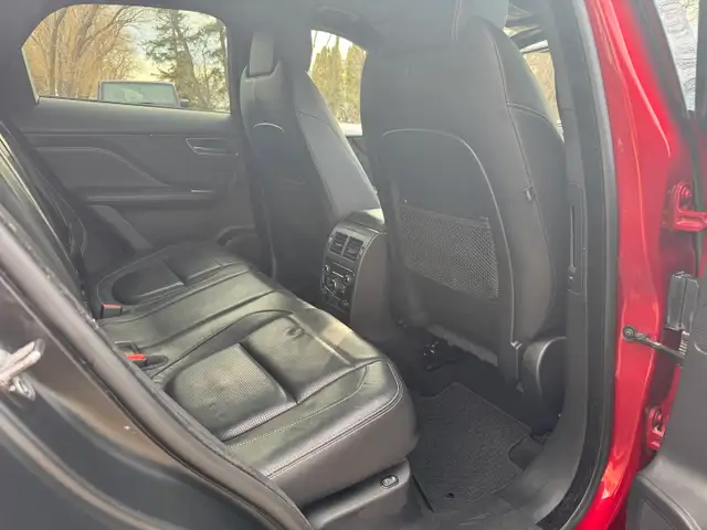 2017 Jaguar F-Pace - Photo 14