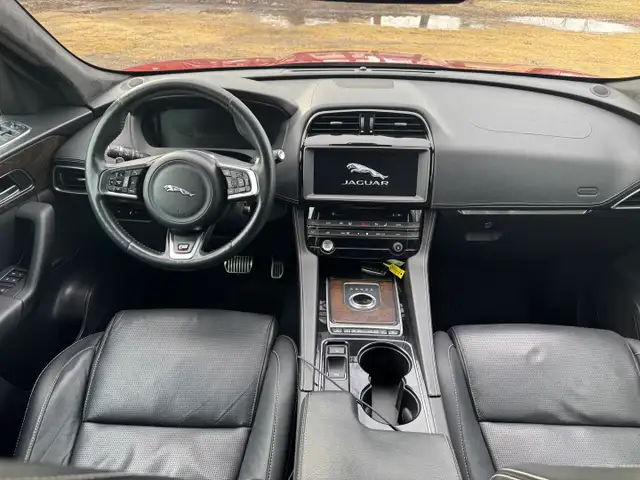2017 Jaguar F-Pace - Photo 16