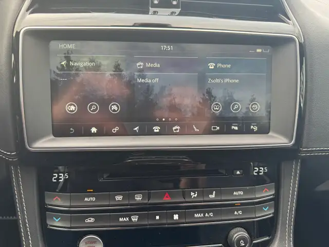 2017 Jaguar F-Pace - Photo 18