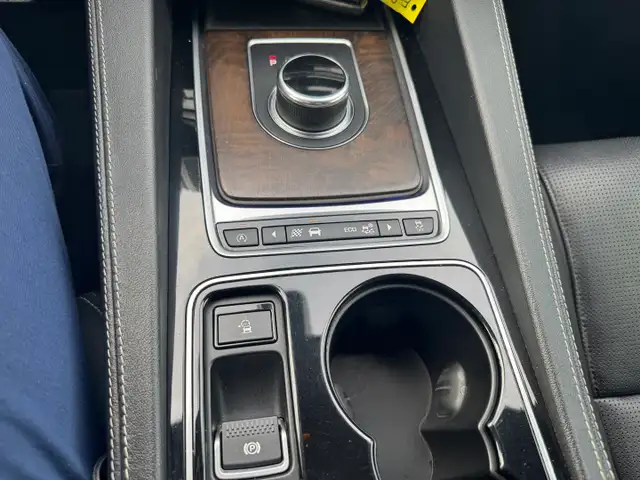 2017 Jaguar F-Pace - Photo 19