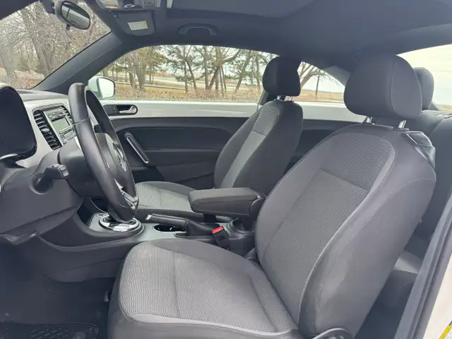 2013 Volkswagen Beetle - Photo 10