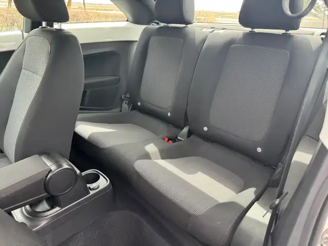 2013 Volkswagen Beetle - Photo 11