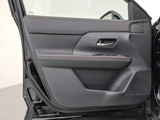 2025 Nissan Kicks SR | AWD | HTD SEATS/WHEEL | PANO | RMT START - Photo 38