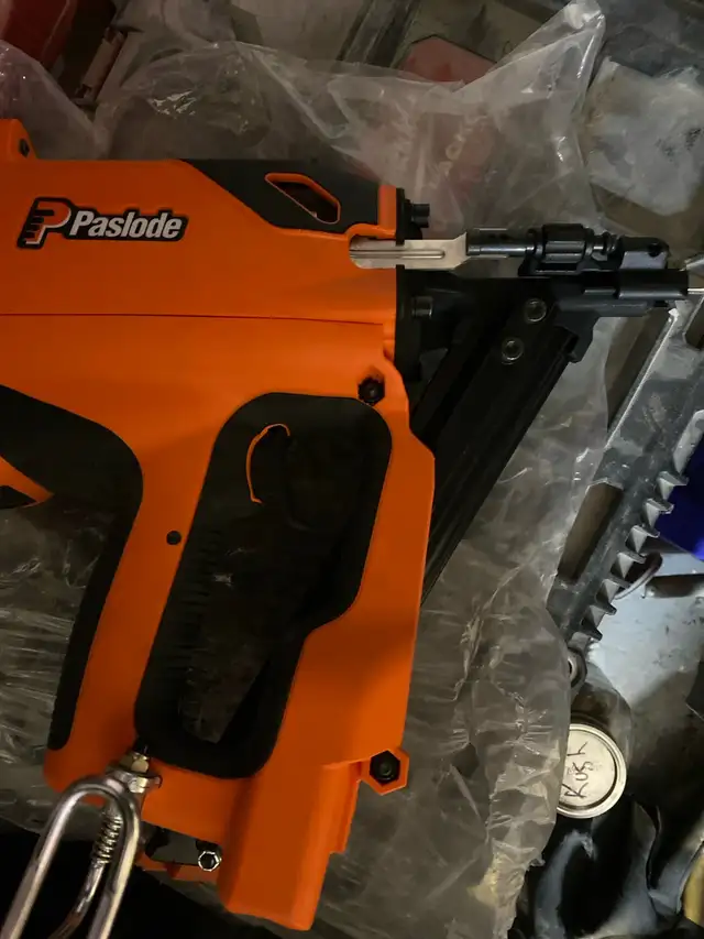 Paslode Framing Nailer - Photo 2