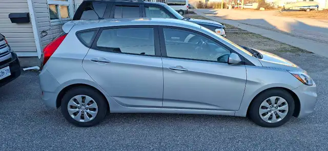 2016 Hyundai accent - Photo 2