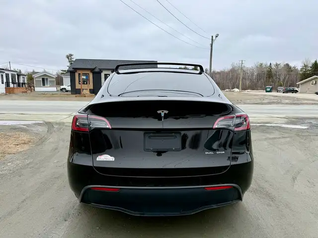 2022 Tesla Model Y LONG RANGE! AWD! CLEAN CARFAX! - Photo 4