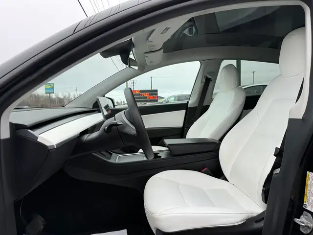 2022 Tesla Model Y LONG RANGE! AWD! CLEAN CARFAX! - Photo 12