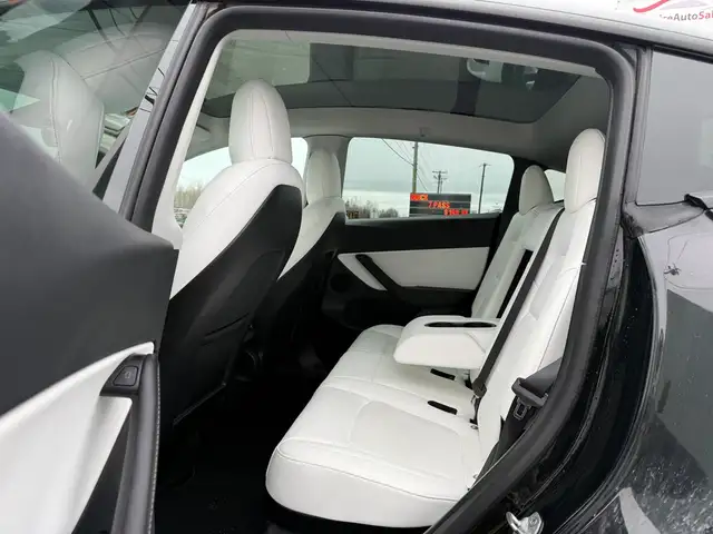2022 Tesla Model Y LONG RANGE! AWD! CLEAN CARFAX! - Photo 14