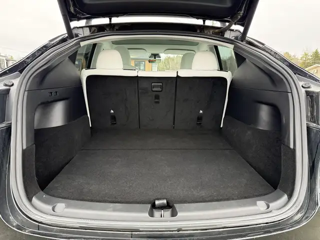 2022 Tesla Model Y LONG RANGE! AWD! CLEAN CARFAX! - Photo 16