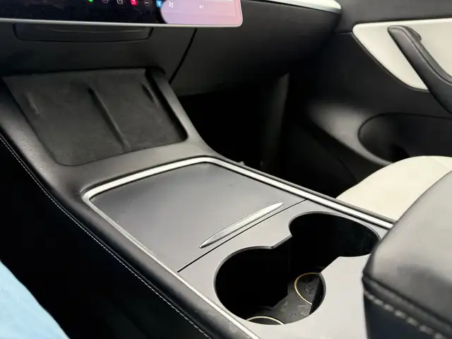 2022 Tesla Model Y LONG RANGE! AWD! CLEAN CARFAX! - Photo 27