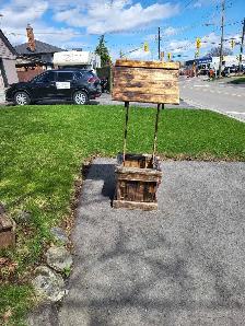Wishing well planter