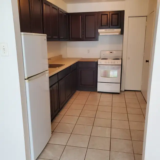 BEAUX GRANDS 3½, CDN près Hôpital Juif, HEC ,MAI ET JUILLET