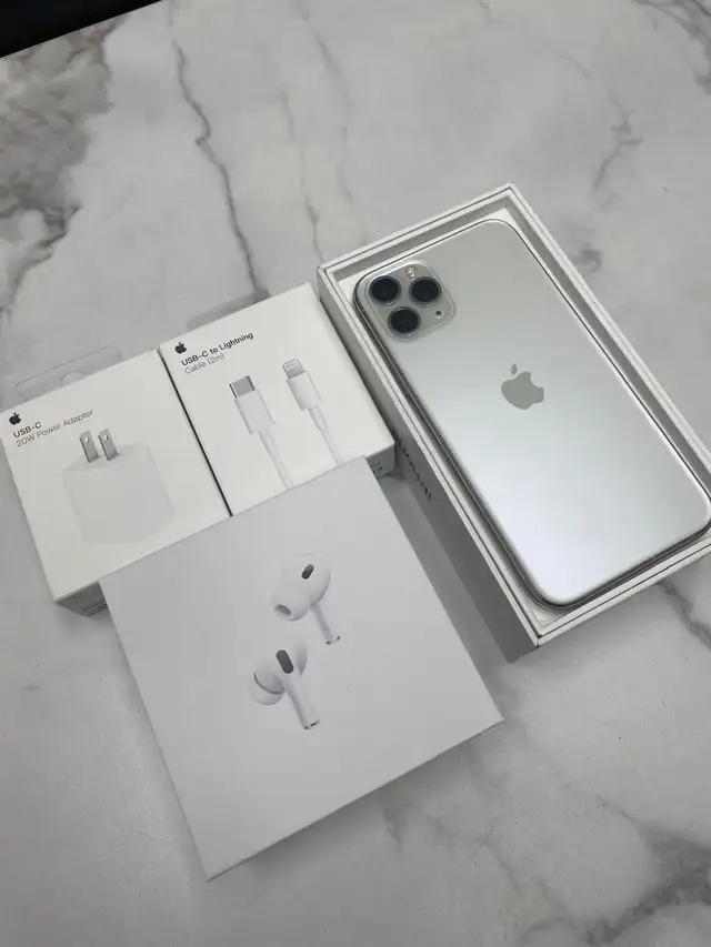 iPhone 11 PRO 256GB Unlocked - Mint Condition!