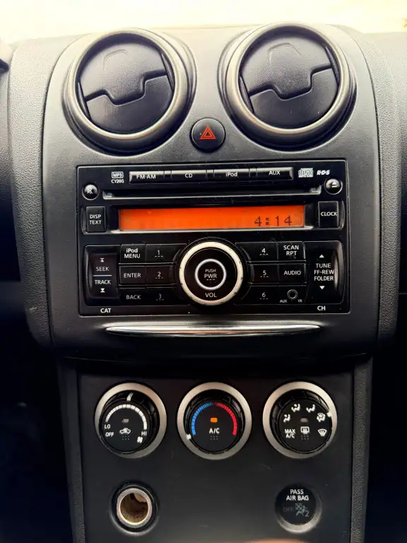 2013 Nissan Rogue S 4dr Front-wheel Drive CVT - Photo 16