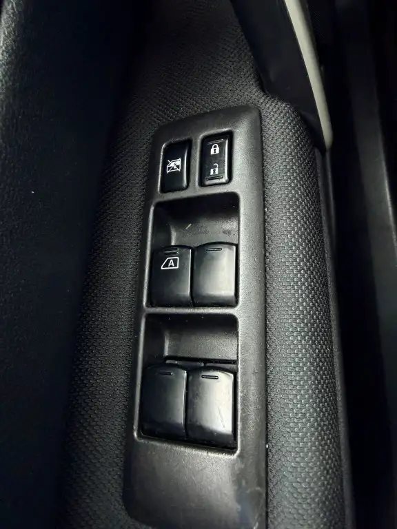 2013 Nissan Rogue S 4dr Front-wheel Drive CVT - Photo 18