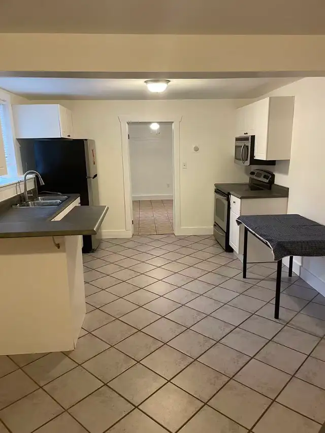 House for rent - Photo 3