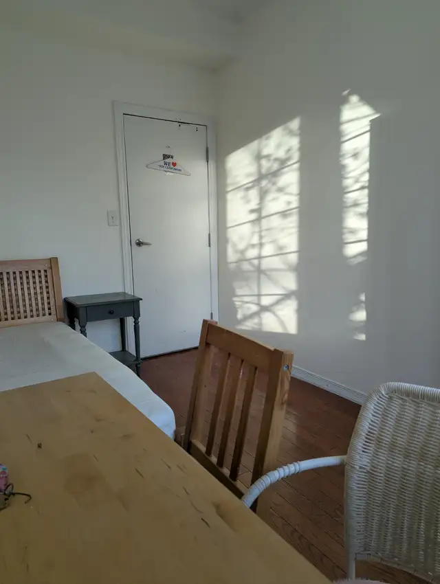 Cozy Bright Room Private Bath Parking @York University Village - Photo 3