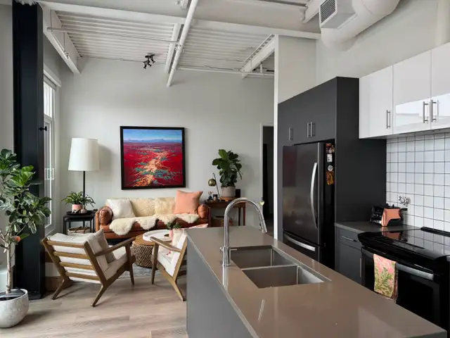 ☀️ Rare Bridgeland Penthouse— 3 Bed / 2 Bath, Top Floor - Photo 10