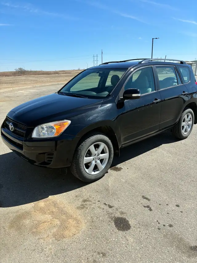 2011 rav4 low kms - Photo 3