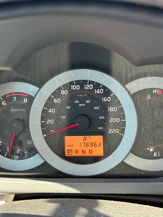 2011 rav4 low kms - Photo 8