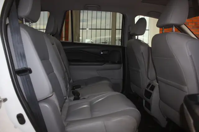 2016 Honda Pilot EX-L - Photo 8